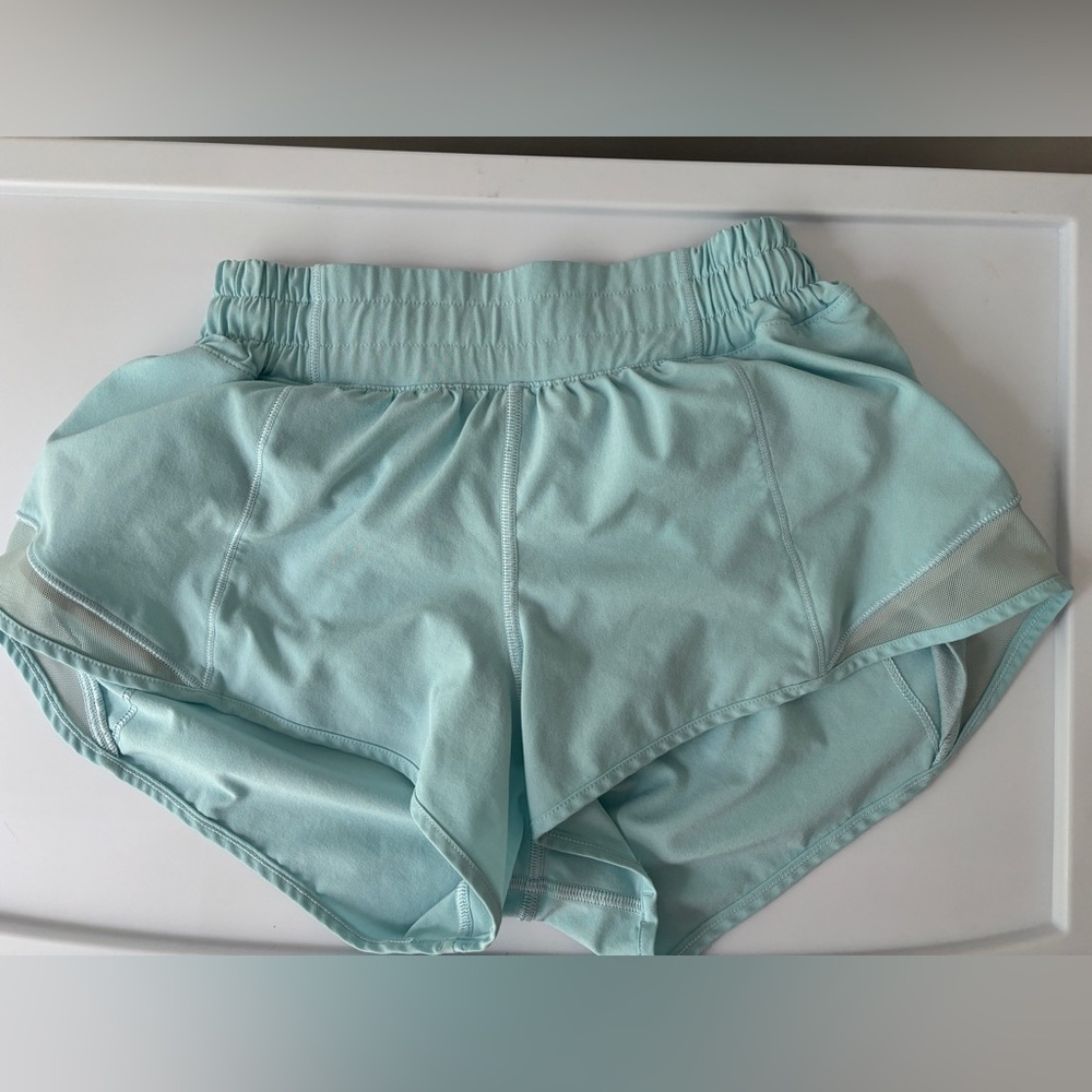 Lululemon 2.5 hotty hot shorts | size 4